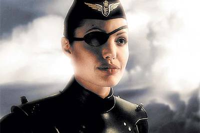Angelina Jolie, en una imagen de  Sky captain y el mundo del mañana. 