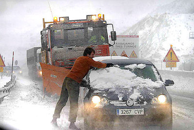 Temporal de nieve y viento en el Pirineo leridano