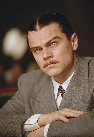 Leonardo DiCaprio, en el papel de Howard Hughes en la película  El aviador,  de Martin Scorsese.