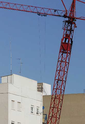 Alerta por una grúa en Massanassa