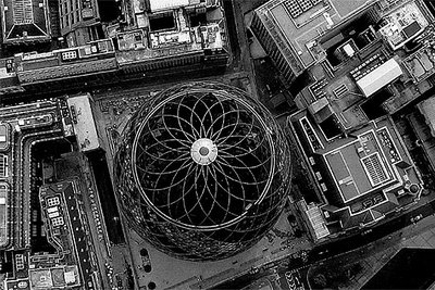 Vista aérea de la torre Swiss Re, construida por Norman Foster en Londres.
