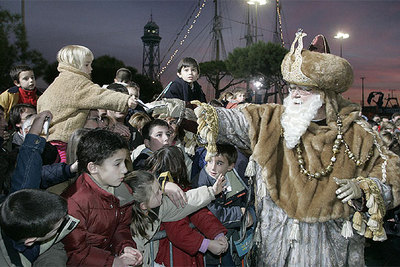 Los Reyes piden una ola de besos para las víctimas del 'tsunami'