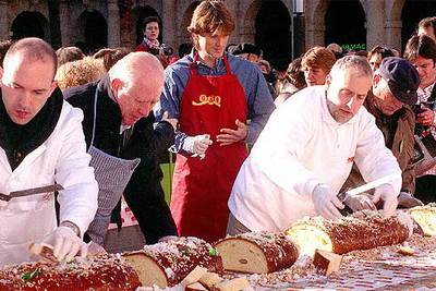 2.000 raciones de roscón solidario