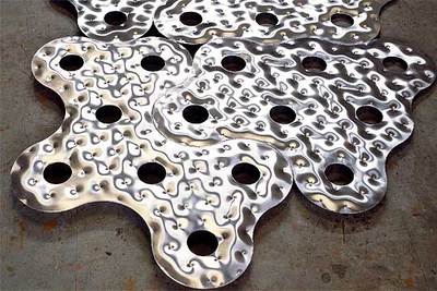 'Infinity #27' (2004), de Richard Deacon.