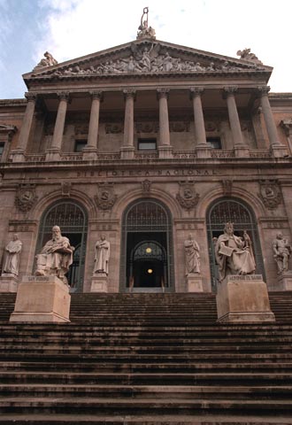Fachada de la Biblioteca Nacional antes de su reforma.