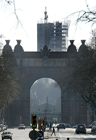 Extraña perspectiva del arco de Triunfo