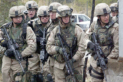 Soldados de Estados Unidos, durante una operación ayer en el centro de Bagdad.