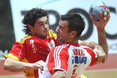 Entrerríos no puede impedir un lanzamiento de Bolic.