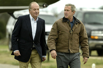 El rey Juan Carlos, en la visita al rancho del presidente de EE UU, George W. Bush, en noviembre de 2004.