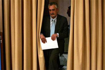 José Antonio Griñán, en el Palacio de San Telmo (Sevilla), donde ofreció ayer una conferencia de prensa.