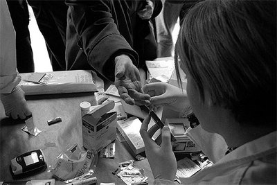 Prueba de glucosa realizada durante una campaña con motivo del Día del Diabético.