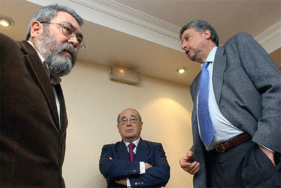 De izquierda a derecha, Cándido Méndez, José María Cuevas y José María Fidalgo, antes de la reunión.