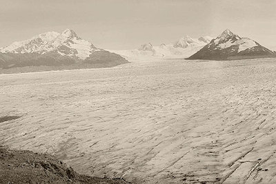 1928. El glaciar Upsala, en la Patagonia argentina, completamente helado.