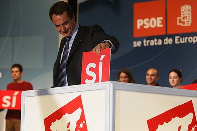 Zapatero, anoche, en la apertura de la campaña socialista a favor del 'sí' a la Constitución europea.