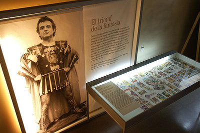 Exposición  Universo Moix,  en el centro del SCIC de Barcelona.