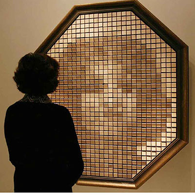  Wooden Mirror, el espejo de madera de Daniel Rozin, con un precio de 65.384 euros.