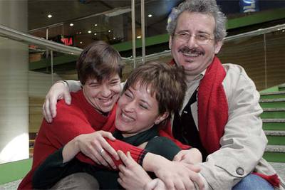 Guillem Jiménez, Marta Larralde y Xavier Bermúdez, en la presentación del filme en Barcelona.