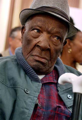 Benito Martínez, que dice haber nacido en 1880, en el seminario.