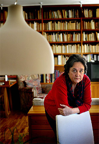 La especialista en China Dolors Folch, en su casa en Barcelona.