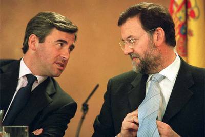 El secretario general del PP, Ángel Acebes, y el presidente del partido, Mariano Rajoy.