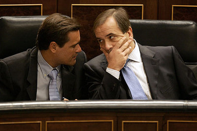 Los ministros Juan Fernando López Aguilar (izquierda) y José Antonio Alonso, en el Congreso.