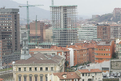 EL TECHO DE LA TORRE DE ISOZAKI