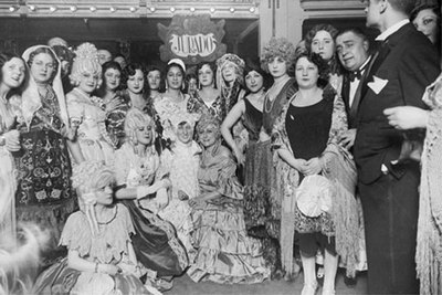 Baile de máscaras organizado por el Círculornde Bellas Artes en 1929.