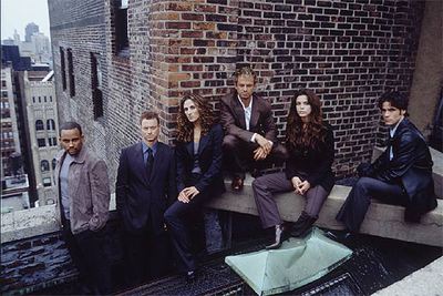 El equipo de  CSI: Nueva York,  comandado por Gary Sinise (segundo por la izquierda).