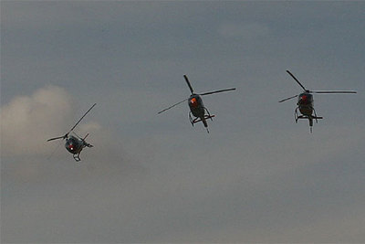 El Ejército presenta en Granada la patrulla Aspa de helicópteros de exhibición