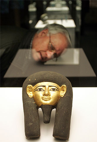 Llega a Madrid la colección de arte egipcio de Eton