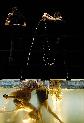 Escena de 'Dido y Eneas', en el montaje de Sascha Waltz.