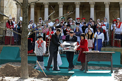 Ibarretxe, bajo el roble nuevo de Gernika