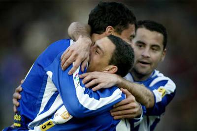 Dani, Maxi e Ito, de izquierda a derecha, celebran el primer gol del Espanyol.