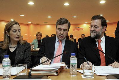 Ana Pastor, Ángel Acebes y Mariano Rajoy, en la reunión de la Junta Directiva Nacional del PP.