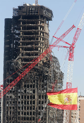 Dos vigilantes del Windsor carecían de licencia para proteger el edificio