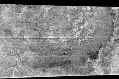 Parte del cráter visto por el radar de la  Cassini  en la superficie de Titán el 15 de febrero.