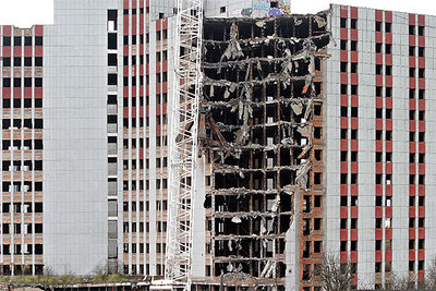 La lenta demolición del 'hospital' de Leioa