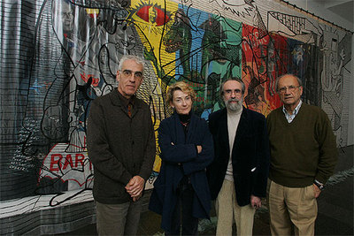 De izquierda a derecha: Antoni Mercader, Soledad Sevilla, Isidoro Valcárcel Medina y Pere Portabella, ante la obra  'Guernika ' (1992), del colectivo Juan del Campo.