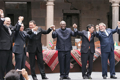 Presidentes de países latinoamericanos, en la cumbre de Cusco (Perú, 2004).