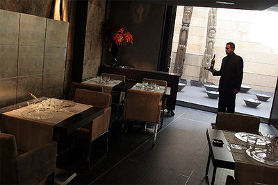 El interior del restaurante Europa Dëcó ha sido proyectado por el equipo de arquitectos Triade.