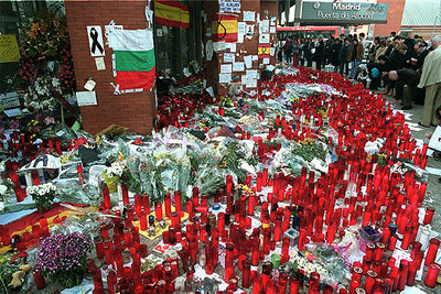 Velas en la estación de Atocha en memoria de las víctimas del 11-M.