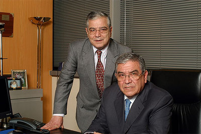 José Luis Calvo (sentado) y Manuel Calvo, presidente y consejero delegado, respectivamente, del Grupo Calvo.
