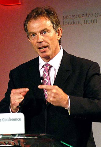 Tony Blair pronuncia un discurso ayer en Londres.