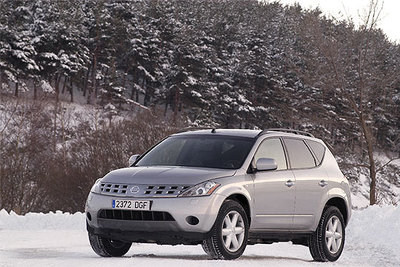 El diseño del frontal, con los faros rasgados y la parrilla en forma de panal de abeja, son los atributos más llamativos del Murano, un todoterreno de aspecto moderno y futurista que destaca por su personalidad.