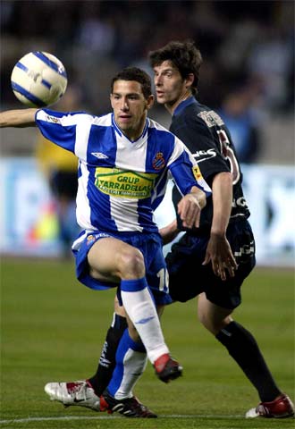 Maxi se va de Brechet en una jugada del partido