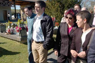 Los socialistas recuerdan al concejal asesinado Froilán Elespe