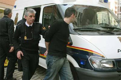 Uno de los tres detenidos es conducido al Juzgado número 5 de Zamora.