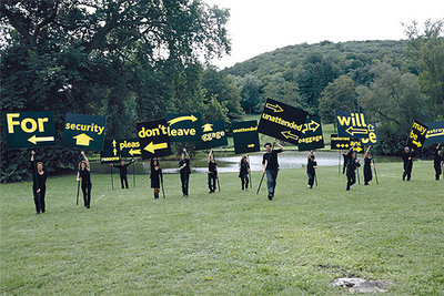 'For security' (2004), de Jordi Colomer.