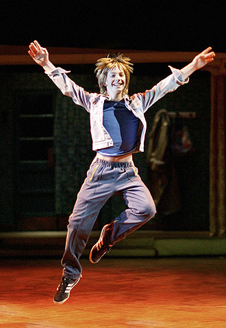 James Lomas, en una escena de  Billy Elliot. 