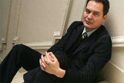 Ignacio Vidal-Folch presentó ayer en Madrid su novela  Turistas del ideal. 